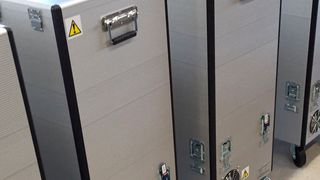 Elf Massenstrom-Testgeräte wurden bisher bei Santox gefertigt. (Santox)