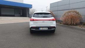Bei einem sehr hohen Ladezustand der Batterie besteht bei Mercedes EQA (Foto) und EQB ein Brandrisiko. Folge: Rückruf zum Batterietausch. (Bild: Mauritz – VCG)