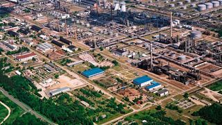 Rosneft will die Raffinerie in Schwedt fast vollständig übernehmen, dies aber wird derzeit vom Wirtschaftsministerium geprüft. (PCK)