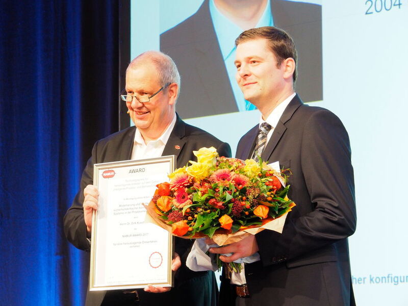 Preisträger Namur-Awards: Die Doktorarbeit von Dr. Ing. Dirk Kuschnerus, Krohne, beschäftigte sich mit dem Thema Modellierung und Verifikation sicherheitskritischer konfigurierbarer Systeme in der Prozessmesstechnik vor dem Hintergrund der Auswirkungen von Industrie 4.0 auf sicherheitskritische Systeme. (Mühlenkamp / PROCESS)
