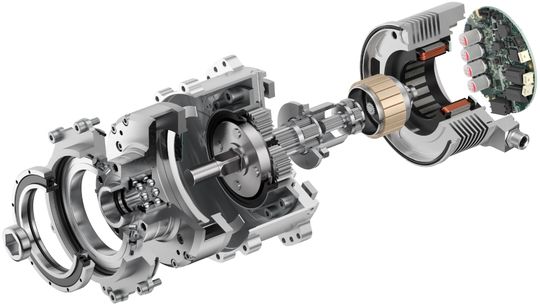Verfügen Aktuatoren über integrierte Sicherheitsfunktionen, beispielsweise Drehmomentabschaltung, reduziert dies die Risiken im Umgang mit dem Roboter.(Bild:  Maxon Motor)