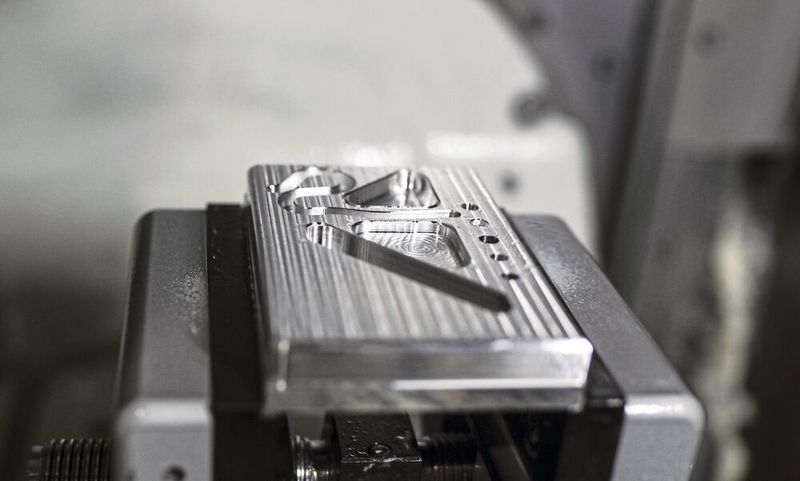 Elektromobilität, Luft- und Raumfahrt, Elektrotechnik, Maschinen und mehr – Aluminium ist der Werkstoff der Zukunft.  (Bild: Hufschmid/Cemecon)