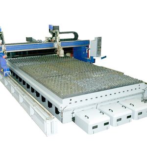 Der Kemtab-Vibro-Schneidtisch ist mit einem automatischen Austragsystem ausgestattet. Anfallende Schlacke und Kleinteile werden am Ende des Tisches in einem Container gesammelt.