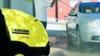 Der Heißwasser-Hochdruckreiniger von Kärcher wiegt nur 200 kg.  (Foto: Kärcher)