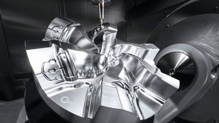 Auf der Hermle Hausausstellung 2025 werden wieder außergewöhnliche Showteile aus den verschiedensten Branchen gezeigt. (Bild: Hermle AG)