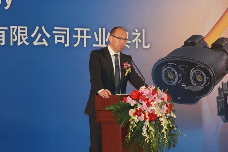 Dr. Andreas Brand, Mitglied des Vorstands der Leoni AG, bei der Eröffnung: „Wir freuen uns darüber, dieses moderne Werk in Langfang zu eröffnen und qualitativ hochwertige Produkte an BBAC zu liefern.“ (Foto: Peter Chen)