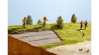 Die Fraunhofer-Institute legen großen Wert auf die Anwendungsnähe ihrer neuen Entwicklungen. Hier ein Beispiel für den Einsatz von Geokunststoffen in der Uferbefestigung. (Bild: Ursula Raapke Darmstadt Germany)