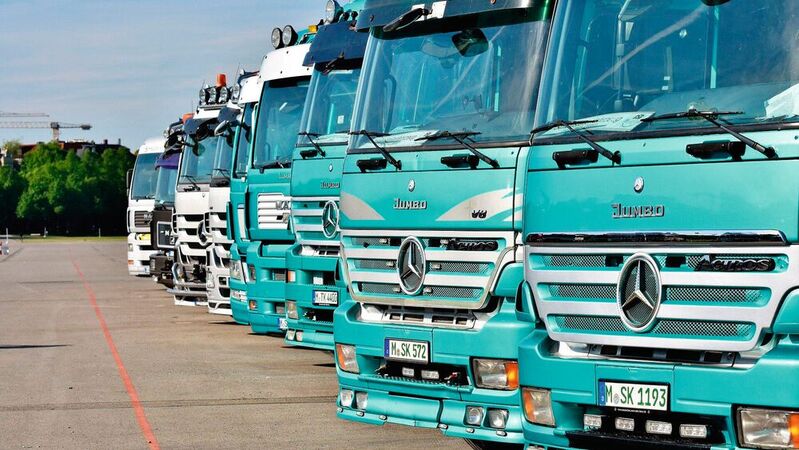 Unternehmen mit schweren Lkw können ab sofort wieder Anträge auf De-minimis-Zuschüsse stellen. 
