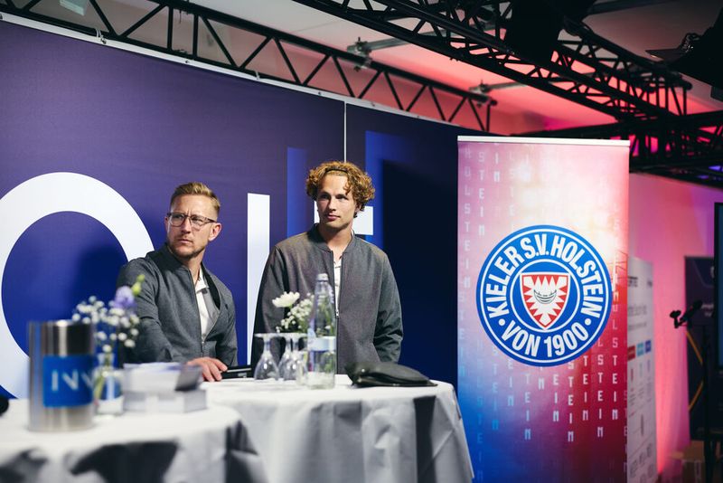 Autogramm- und Fotostunde mit Lewis Holtby und Fiete Arp von Holstein Kiel auf der Inno IT. (Bild: Dierck Group/fabianfruehling.de)