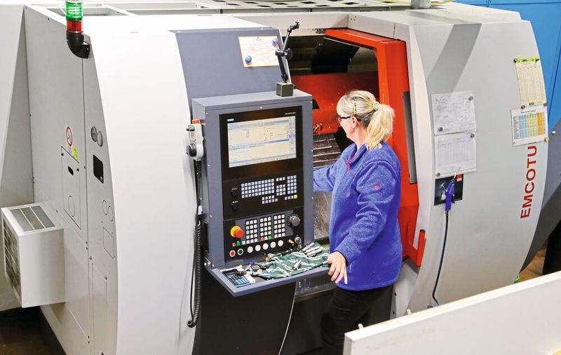 Die Hyperturn 100 Powermill ist nicht die erste Emco-Maschine bei der Robert Ott AG, im Unternehmen sind schon fünf kleinere Maschinen im Einsatz.  (Bild: Anne Richter, SMM)