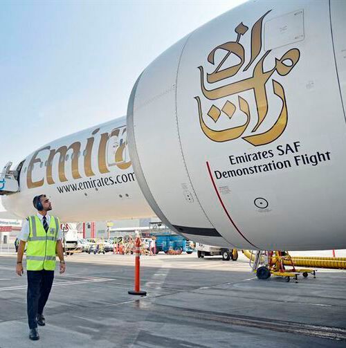 Eighteen tons of SAF fully made from renewable raw materials powered one GE90 engine during the flight, with conventional fossil jet fuel powering the other engine. Eighteen tons of SAF fully made from renewable raw materials powered one GE90 engine during the flight, with conventional fossil jet fuel powering the other engine.