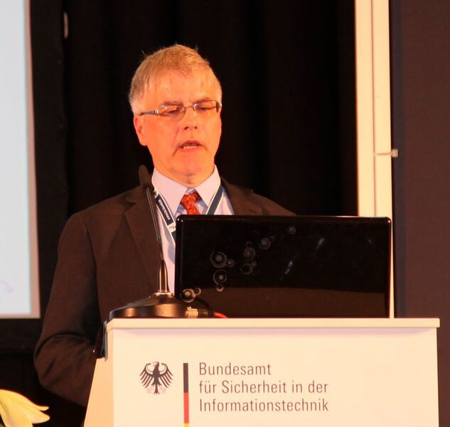 Dr. Manfred Lochter (BSI) glaubt, dass es noch vor dem Jahr 2030 einen funktionsfähigen Quantencomputer geben wird. (B. Schöne)