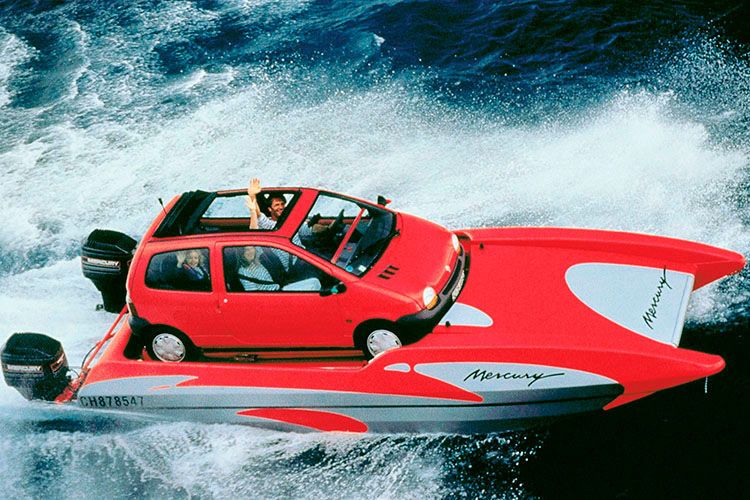 Ein Twingo als Katamaran? Gab es auch. (Renault)