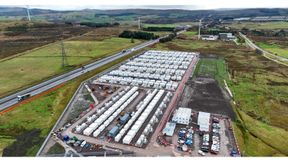 Coalburn liegt im Süden Schottlands, rund 40 Kilometer südlich von Glasgow. Hier wird künftig Europas größter Batteriespeicher mit einer Leistung von 1 GW das Stromnetz durch die Speicherung und Einspeisung überschüssiger erneuerbarer Energie ausgleichen. Die Inbetriebnahme wurde mit Aggregaten und Lastbänken von Aggreko sichergestellt.  (Bild: Aggreko)