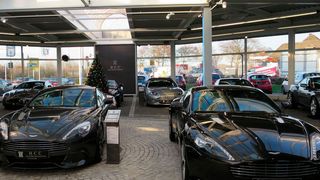 HCC International in Troisdorf ist auf gebrauchte Luxusfahrzeuge spezialisiert. (Lulei)