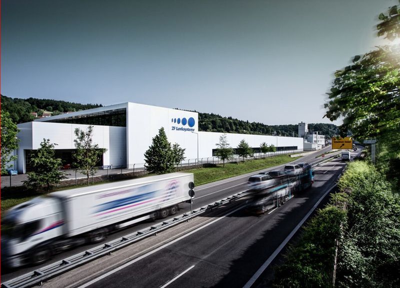 Bosch stärkt mit der Übernahme der ZF Lenksysteme GmbH (ZFLS) seine Position für eine aktive Gestaltung der Zukunft der Mobilität. Im Bild: ZFLS-Werk in Schwäbisch Gmünd, Deutschland. (Bild: ZF Lenksysteme)