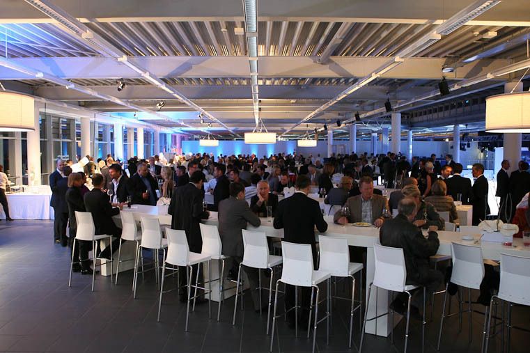 Ausgelassene Stimmung herrschte unter den 350 VIP-Gästen. (Archiv: Vogel Business Media)