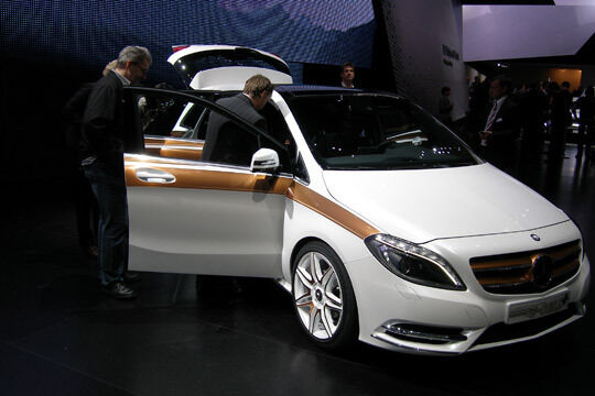 Mercedes wird mit der Elektrovariante der neuen B-Klasse, dem E-Cell-Plus, erst 2014 auf den Markt kommen. (Archiv: Vogel Business Media)
