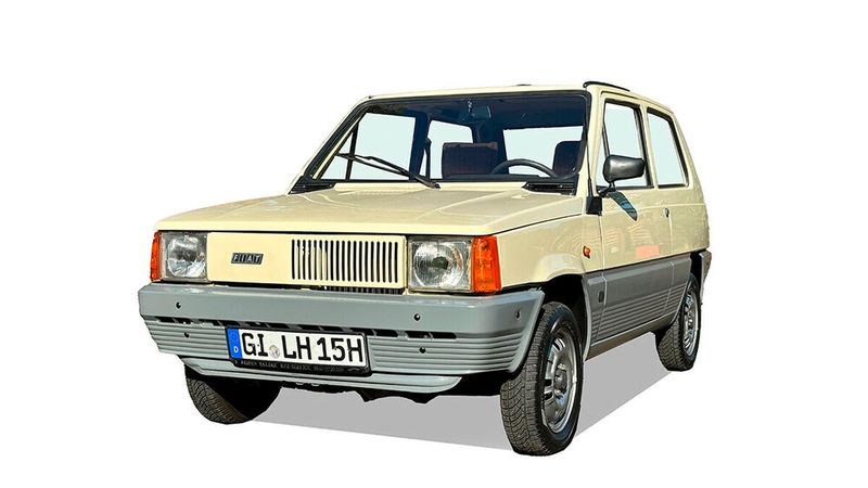 12. Preis: Der Fiat Panda ist einer der coolsten Kleinwagen aus Italien. Er wurde in seiner ursprünglichen Form von 1980 bis 2003 gebaut und insgesamt über vier Millionen Mal verkauft. Das macht ihn zu einem der erfolgreichsten Fiat überhaupt. Das Design stammt von Giorgetto Giugiaro und wurde liebevoll als „Haushaltsgerät auf Rädern“ charakterisiert. Der Panda sollte wie eine Jeans sein: ein praktisches Kleidungsstück ohne jegliche Zierde. Den Panda gab es ausschließlich als Dreitürer mit großer Heckklappe – komfortable Extras sucht man hier vergeblich. Der Motor mit 847 ccm³ leistet 34 PS und ist gut für 125 km/h Spitze. Es darf nur nicht bergauf gehen und es dürfen keine Mitfahrer an Bord sein Mittlerweile hat auch der Fiat Panda Kultstatus erreicht. Dieses Exemplar stammt aus dem Jahr 1982 und präsentiert sich in nahezu neuwertigem Zustand. Er hat alles, was es zum Autofahren braucht und gerade in den heutigen Zeiten, in denen die modernen Autos dem Fahrer das Fahren nahezu abnehmen, ist es eine erfrischende Erfahrung, mal ein puristisches Auto ohne elektronische Helferlein oder komfortable Extras zu fahren. Gespendet von Wolfgang Schwanke.  (Bild: Oldtimerspendenaktion)