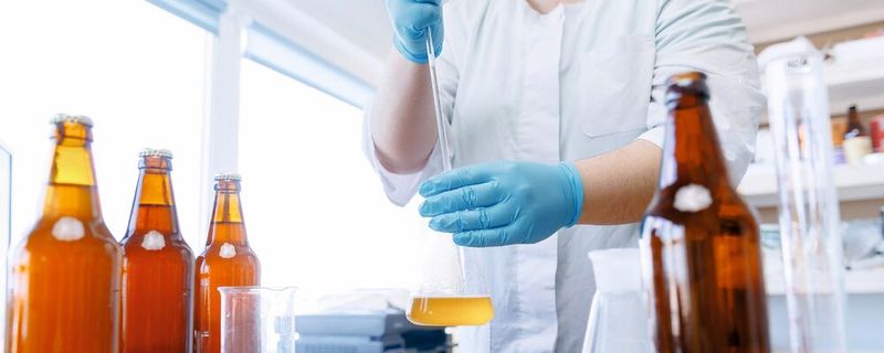 Abb.1: Bierproben lassen sich mittels Ionenchromatographie auf ihre Qualität hin analysieren (Symbolbild).(Bild: ©  Parilov - stock.adobe.com)