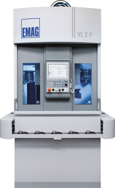 Die VL 2 P ist eine zweispindlige Pendeldrehmaschine für die Komplettbearbeitung von Futterteilen in zwei Aufspannungen. (Bild: Emag)