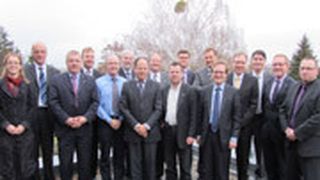 Vertreter von ZDK, Herstellern und Importeuren haben gemeinsam die Gütegemeinschaft Rechnungswesen und Controlling im Kfz-Gewerbe (GG RCK) gegründet. (Promotor)