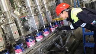 Mit der neuen Fabrikation verdoppelt Akzo Nobel seine Produktion von dekorativen Farben in Großbritannien. (Akzo Nobel/ Crest Photography)