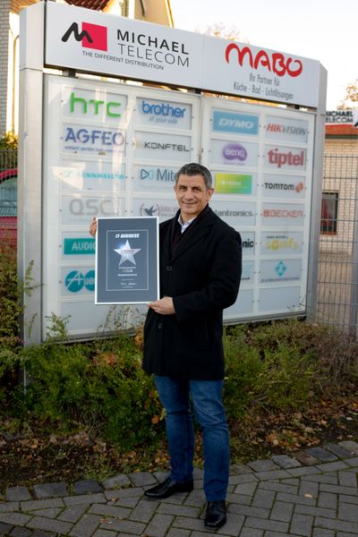 MICHAELTELECOM, Valon Kuci, holt GOLD in der Kategorie 