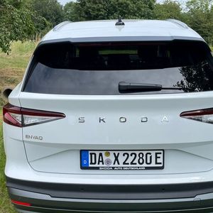 Der Enyaq gehört in die Klasse der SUV.(Bild:  Grimm – VCG)