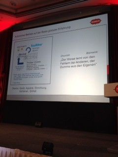 Thorsten Pötter von Bayer Technology Services bei seinem Vortrag „Enabling Industrie 4.0 - Chancen und Nutzen für die Prozessindustrie“. (Bild: PROCESS/Kielburger)