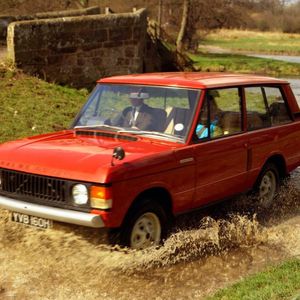 (Land Rover)