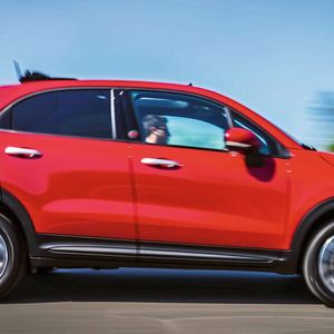 Sowohl der 500X- als auch der Tipo-Hybrid kombinieren den 1,5-Liter-großen Vierzylinder-Turbobenziner mit einem 20-PS-starken E-Motor.(Bild:  Fiat)