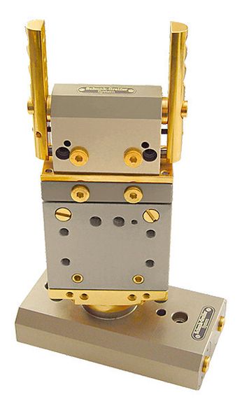 Mit Standards und Intelligenz wurde Schunk zum Greiferspezialisten. Im Bild der erste Greifer PPG. (Bild: Schunk)