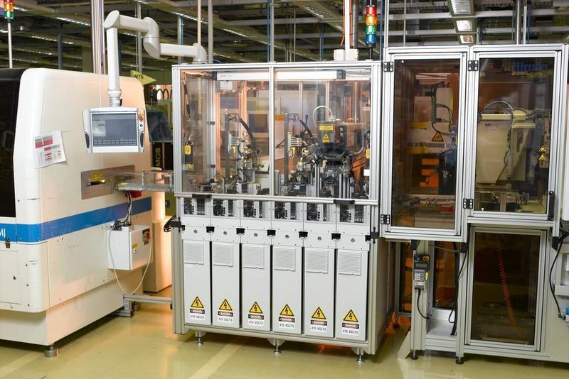 Bosch in Australien fertigt und prüft Funkschlüssel (Remote Key) für Fahrzeuge im 3-Schicht-Betrieb auf einer Desktop-Factory-Anlage von Rexroth. (Archiv: Vogel Business Media)