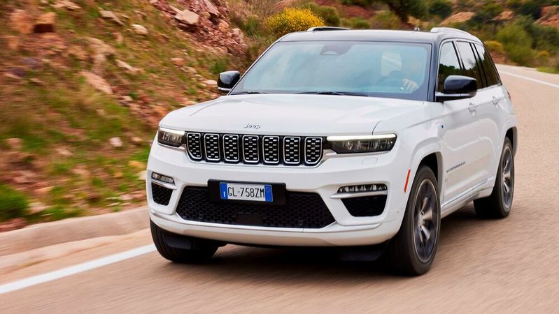 Der Jeep Grand Cherokee ist zurück und kann ab rund 80.000 Euro geordert werden.(Bild:  Stellantis_Jeep)