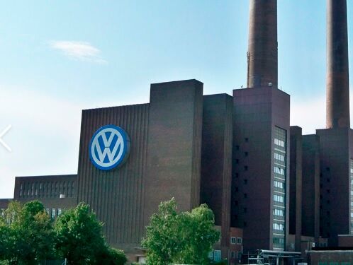 Von der juristischen Schippe gesprungen ist VW im Rahmen einer Klage wegen Datenschutzverstößen im Zusammenhang mit dem Dieselskandal. Angeblich aus Überlastungsgründen habe der Staatsanwalt vergessen, das entsprechende Dokument zu unterschreiben ...(Bild:  Volkswagen)
