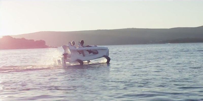 Zum Abheben – das elektrische Tragflächenboot Quadrofoil (Quadrofoil)