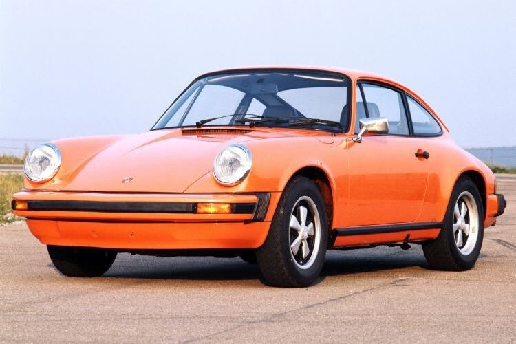 Markenzeichen der Siebziger Jahre: Bunte und peppige Farben machten auch vor Sportwagen nicht halt. Deutsche und europäische Kunden griffen im Fall Porsche gerne zu „continentalorange“, „lichtgrün“  oder „glasurblau“. (Foto: Porsche)