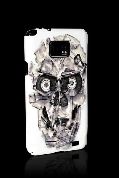 Terminator mit Augen aus Kassetten – individueller geht's kaum. (Bild: Trekstor)