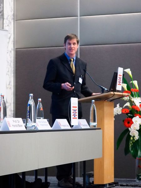 Prof. Dr. Harald Baier von der Hochschule Darmstadt berichtete über Ausbildung, Forschung und Weiterbildung zum Thema Cybersicherheit an der Hochschule (Bild: mk)