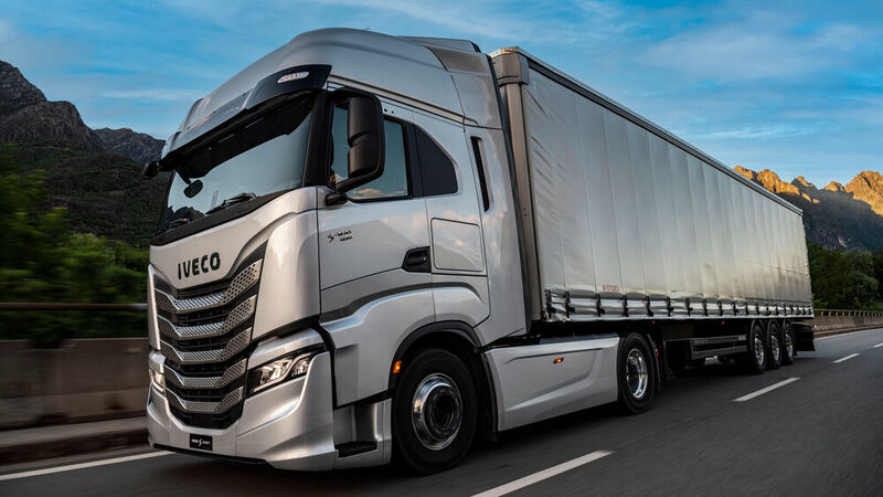 Die S-Way-Produktreihe gehört zu den schweren Lastwagen, die vorzugsweise im Fernverkehr eingesetzt werden. (ampnet/Iveco)
