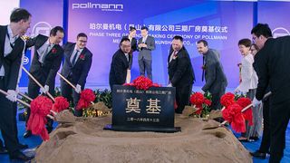 Pollmann China erweitert sein Produktionswerk im chinesischen Kunshan auf die nahezu doppelte Größe. Vertreter von Pollmann, der chinesischen Regierung und des österreichischen Konsulats beim symbolischen Spatenstich. (Pollmann)