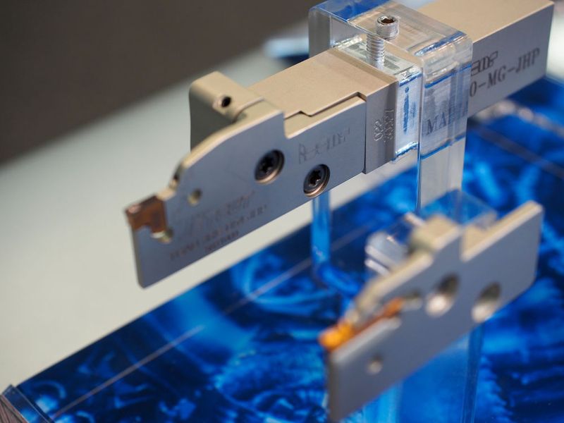 Extra kompakte Halter mit falchem Unterbau für Adapter zum Ein- und Abstechen. (Matthias Böhm/SMM)