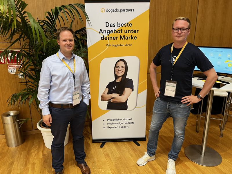 Wolfgang Pieper und Benjamin Jonas, Dogado, stehen heute für jegliche Fragen zur Verfügung.  (IT-BUSINESS)