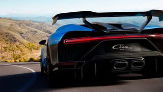 Der Chiron Pur Sport von Bugatti erreicht eine Spitzengeschwindigkeit von 350 km/h und beschleunigt von 0 auf 100 km/h in 2,3 Sekunden. (Bugatti)