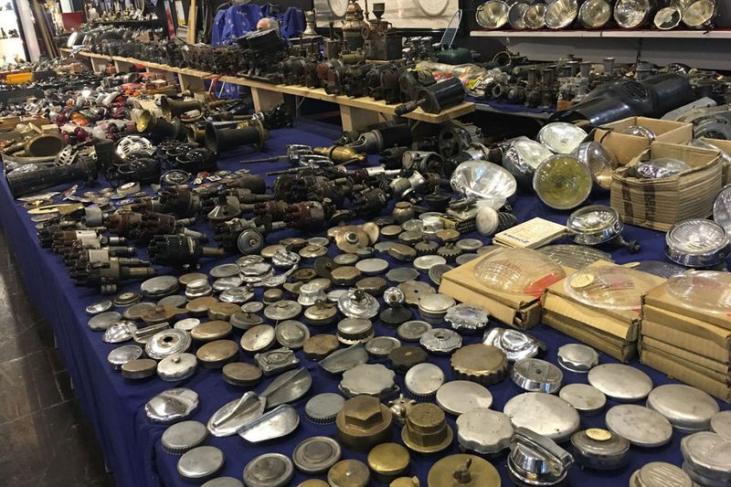 Auf der Messe gibt es regelmäßig allerlei „Sonderausstattung“. (Foto: press-inform)