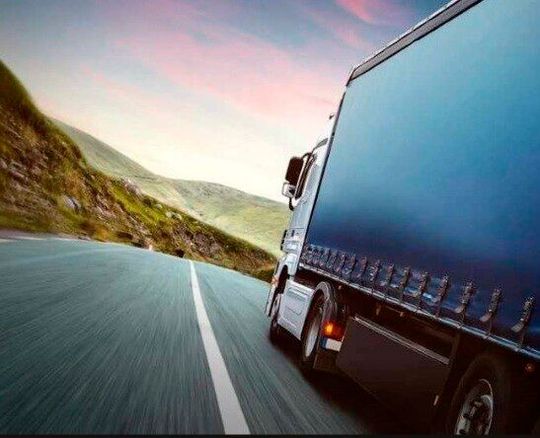 Die Situation in der Transportlogistik ist derzeit alles andere als sonnig, wie eine Analyse von Falkensteg offenbart. Wenn sich nicht bald etwas ändere, würden vor allem kleine und mittelständische Player eher in den Sonnenuntergang als in den -aufgang fahren ...(Bild:  Brummimeister)