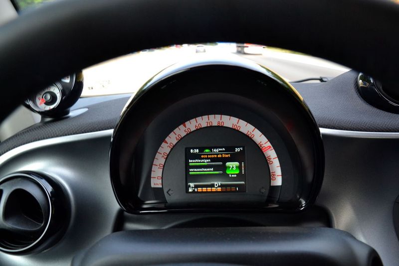 Schau mal einer an: Mit 146 km/h ist der Kleinwagen immer noch nicht bei seiner Höchstgeschwindigkeit angekommen. Diese beträgt 155 km/h. (Michel / »kfz-betrieb«)