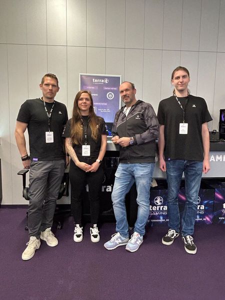 (v. l.) Christian Wiechert, Cenia Wagener, Sven Öpping und Finn Schreiber hatten alles im Blick. (Bild: Vogel IT-Medien GmbH)