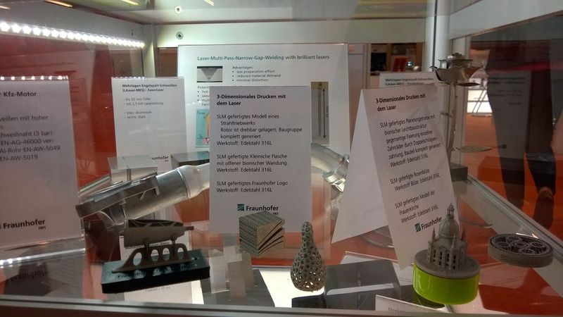 Additiv gefertigte Modelle mittels Laserschmelzen am Stand vom Fraunhofer IWS. (Bild: D.Quitter/konstruktionspraxis)